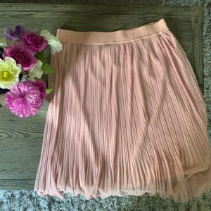 ⭐️HP⭐️Metro Wear Blush Pink Pleated Chiffon Skirt